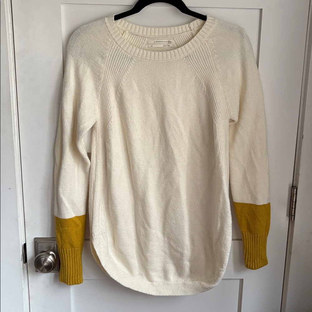 Anthropologie Women’s Cream and Gold Sweater- XS
